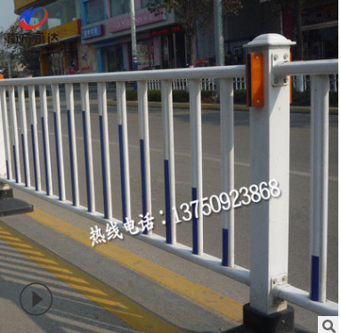 金華廠家直批優(yōu)質(zhì)道路中央隔離護(hù)欄反光防撞欄防護(hù)欄可定制